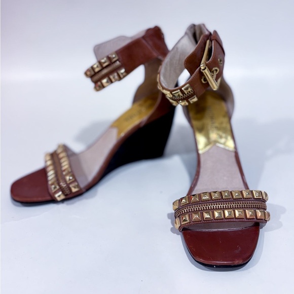 MICHAEL KORS Brown leather sandals with gold studs - Picture 3 of 9